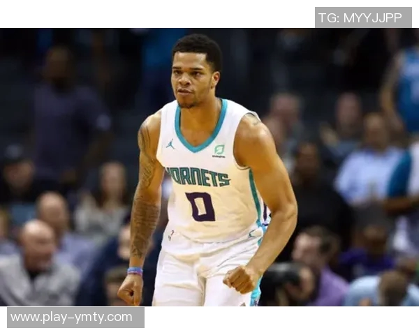 迈尔斯布里奇斯表现出色14投6中贡献17分4篮板三分球命中率高达50 迈尔斯布里奇斯表现出色14投6中贡献17分4篮板三分球命中率高达50