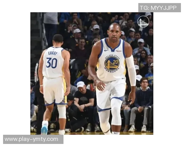 桑托斯盛赞库里无球跑动如引力场吸引所有人注意力的神奇魅力